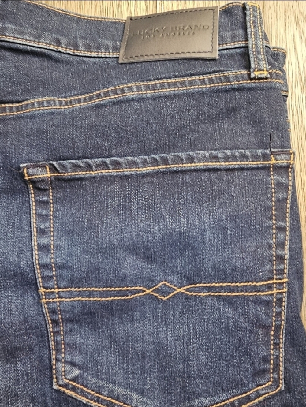 Lucky Brand Sz. 36x30 410 Athletic Fit Mens Jeans